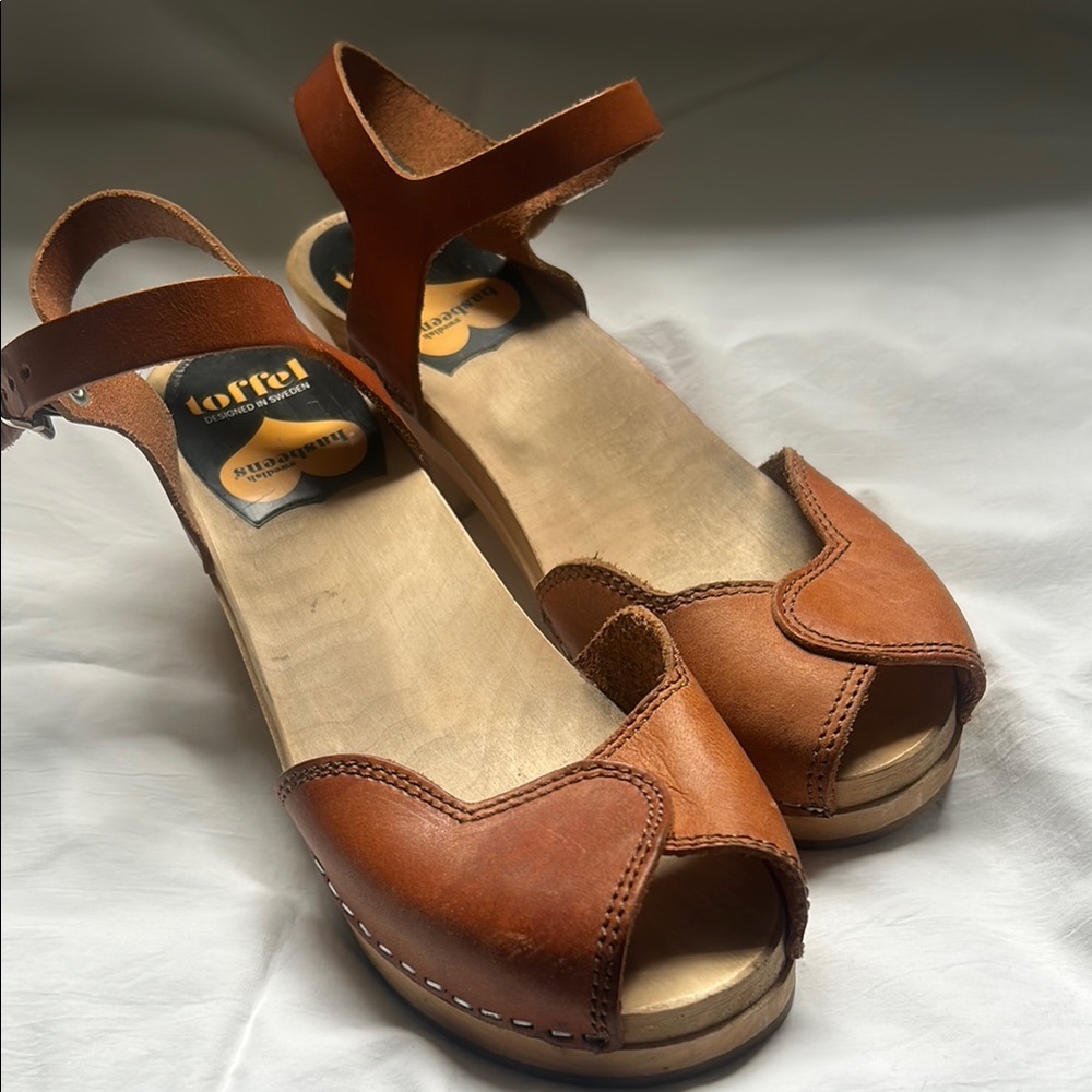 Women's Brown Leather Sandals